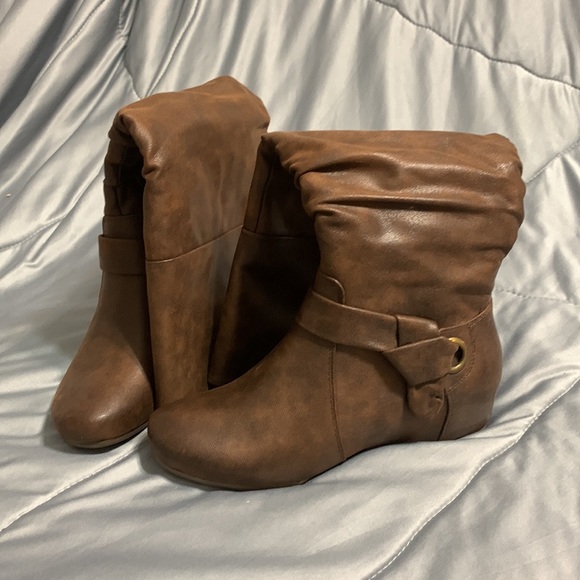 Brown Boots - Picture 2 of 4
